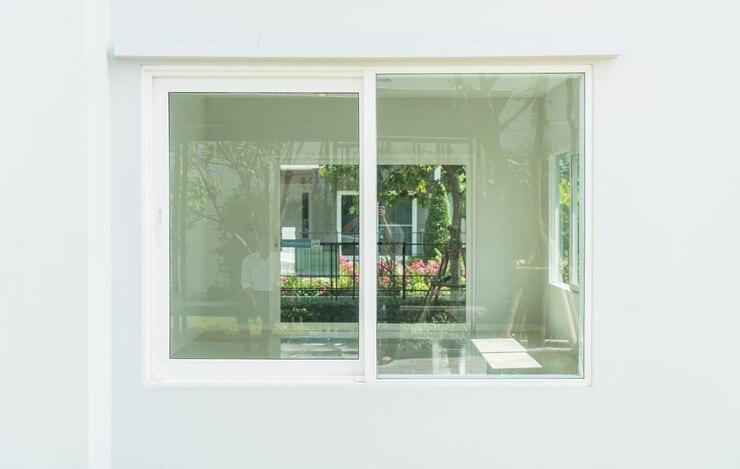 Box de Vidro Incolor: Beleza e Elegância para o seu Banheiro