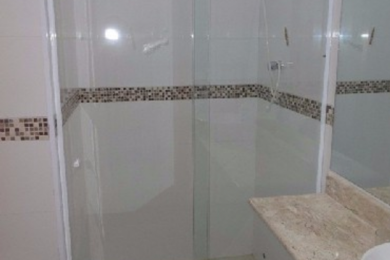 Box de vidro incolor: 7 Vantagens que Você Precisa Conhecer